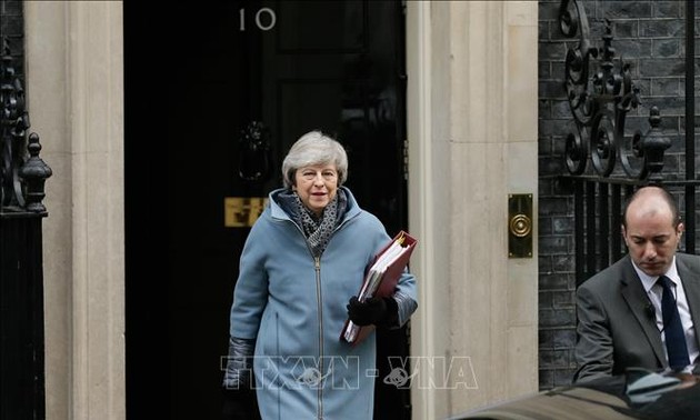 英脱欧：英国首相宣布延迟议会表决时间