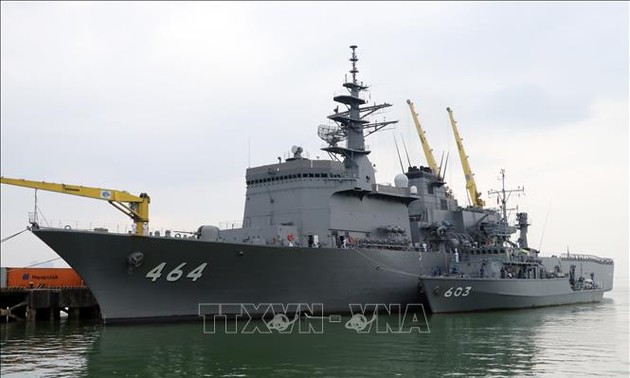 日本海上自卫队两艘军舰访问岘港