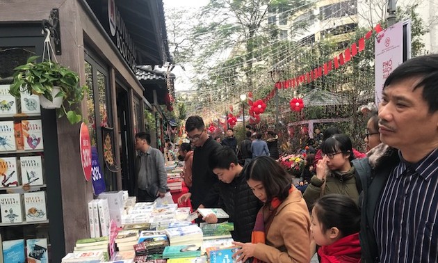 蕴含越南文化心灵的2020庚子年春节书街
