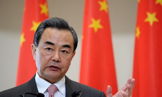 中国外长王毅与多国部长就病毒标签化问题通电话