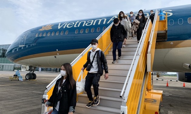 将有13趟航班运送越南公民回国