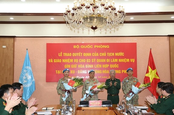 越南再有三名军官参加联合国维和活动