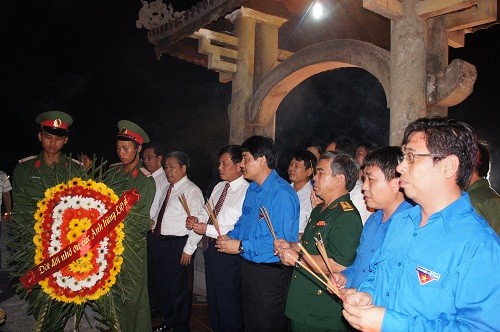 Young people pay tribute to martyrs