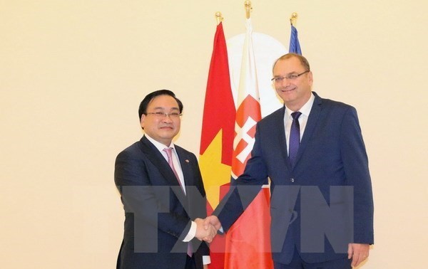 Vietnam, Slovakia look for stronger relations