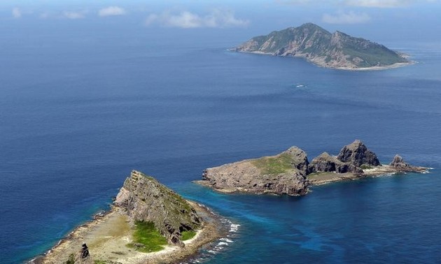 Japan detects Chinese submarine near disputed island