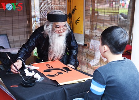 Calligraphic words form Vietnam’s beautiful spring custom