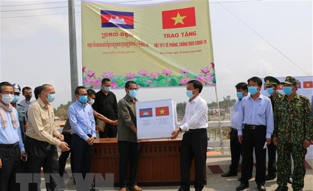 Vietnam supports Cambodia’s Pray Veng province to fight Covid-19