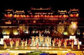 Hue: ciudad de festivales y espectáculos de Vietnam
