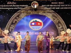 Intercambio cultural, deportivo y turístico en la frontera Vietnam-Laos 