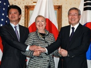 Estados Unidos, Japón, Corea del Sur examinan tensiones regionales