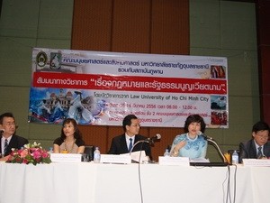 Seminario en Tailandia sobre enmiendas de la Constitución de 1992