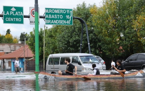 Argentina declara tres días de duelo nacional por víctimas de inundaciones