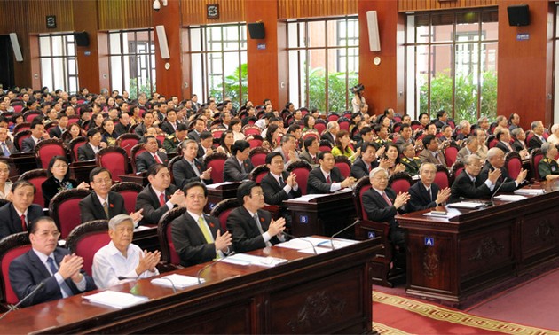 Los diputados vietnamitas aportan al perfeccionamiento de leyes 