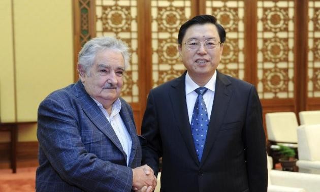 China y Uruguay fomentan relaciones de cooperación 