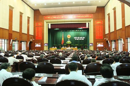 Parlamento vietnamita analiza proyecto de modificación constitucional