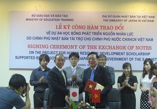 Vietnam aprecia ayuda de Japón en desarrollo de recursos humanos 
