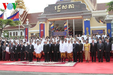 Sesiona el nuevo Parlamento camboyano sin la presencia de diputados opositores