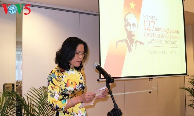 Conmemoran en Holanda el aniversario 127 del natalicio del presidente Ho Chi Minh