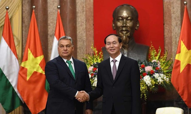 Continúan actividades del premier húngaro en Vietnam 