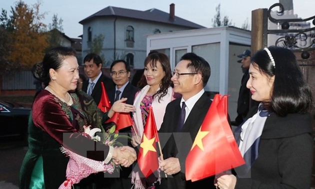 Inician actividades de la presidenta parlamentaria vietnamita en Kazajistán
