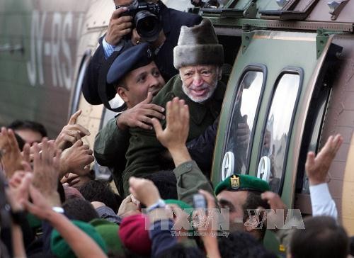 Palestinos conmemoran el XIII aniversario del fallecimiento del presidente Yasser Arafat