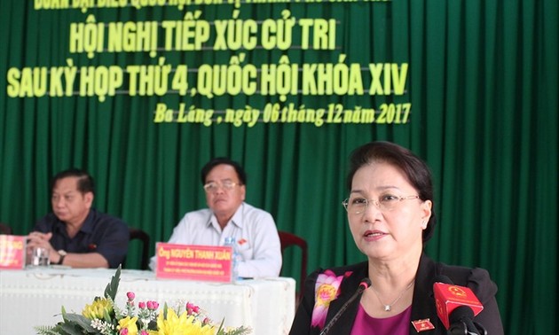 Dirigente parlamentaria se reúne con el electorado de Can Tho 