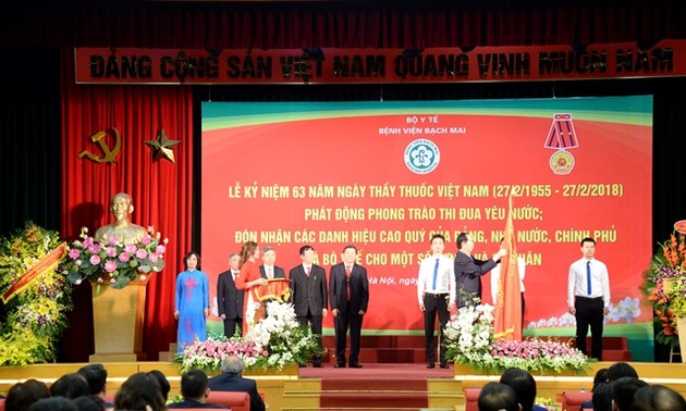 Continúan más actividades por el Día Nacional del Médico de Vietnam