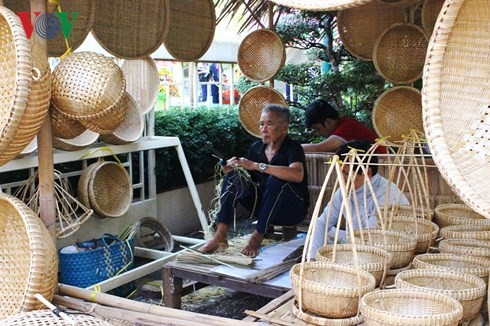 Eliminan los obstáculos para promover el desarrollo de las aldeas artesanales en Can Tho