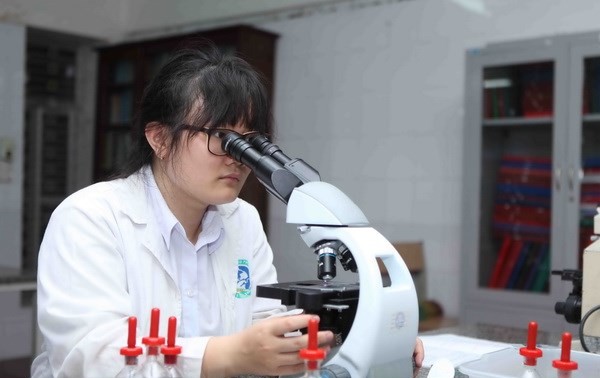 Todos estudiantes vietnamitas ganan medallas en la Olimpiada Internacional de Biología 2018