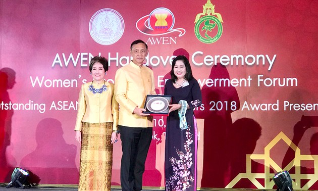 Premio Mujer Vietnamita honra los esfuerzos del sector