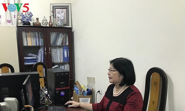 Profesora Destacada Nguyen Thi Kim Hoa, apasionada por la investigación científica 