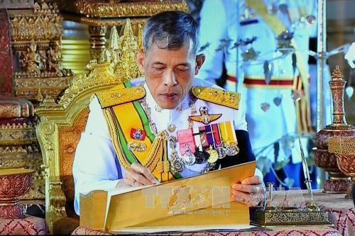 Rey de Tailandia expresa confianza en progreso de relaciones con Vietnam 