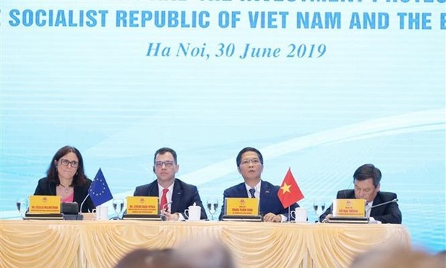 Vietnam y UE satisfechos con firma de acuerdo de libre comercio
