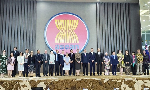 Vietnam asiste a reuniones del Grupo encargado de la Iniciativa para la Integración de la Asean
