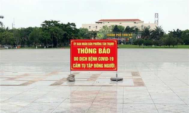 Primer ministro de Vietnam pide tratar con rigor infracciones de prevención de Covid-19