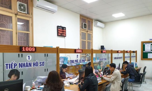 Vietnam promueve reformas administrativas a favor de la producción