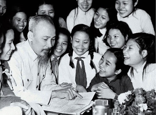 Presidente Ho Chi Minh dedicó su vida al Partido Comunista, al pueblo vietnamita y a los amigos internacionales