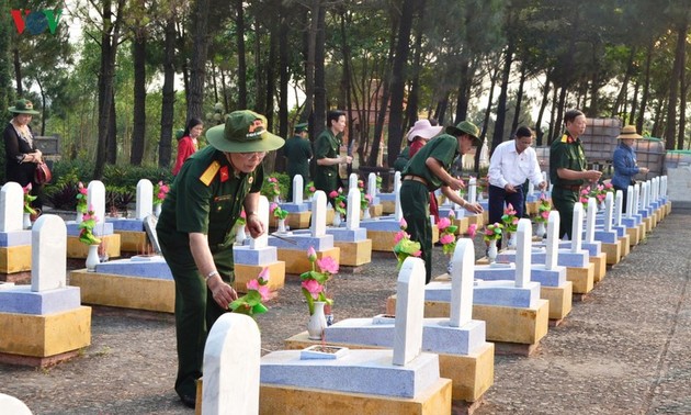 Mes en honor a los combatientes caídos en Quang Tri