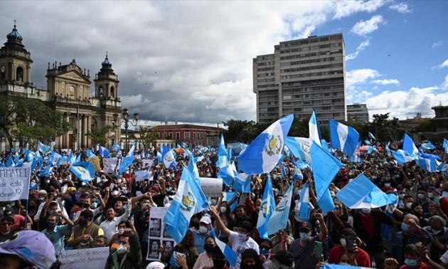 Protestas masivas en Guatemala para pedir la renuncia del presidente Alejandro Giammattei