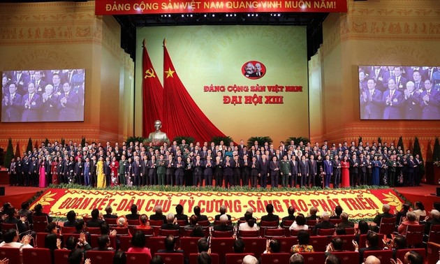 Ciudadanos satisfechos por el éxito del XIII Congreso del Partido Comunista de Vietnam