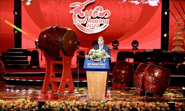El jefe de Estado insta a vietnamitas en ultramar a aportar más al país natal