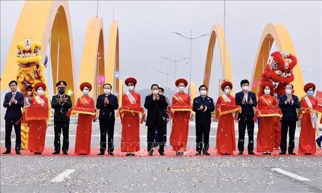 El primer ministro urge a Quang Ninh a acelerar la implementación de proyectos clave