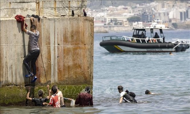 Marruecos rescata más de 60 migrantes frente a las costas de Tarfaya