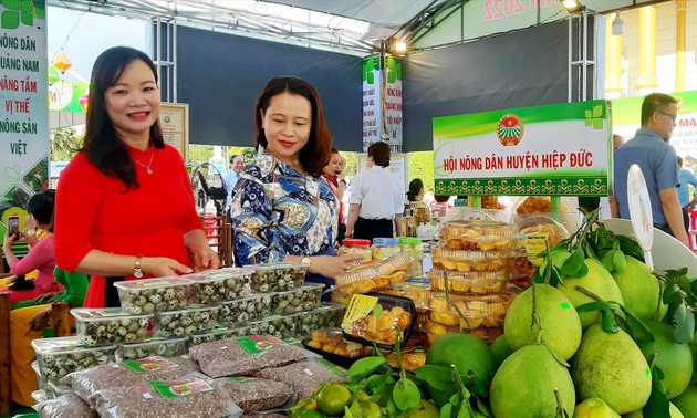 Feria de productos agrícolas de Quang Nam 2022 atrae a numerosos visitantes