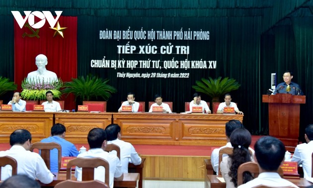 Presidente de la Asamblea Nacional se reúne con el electorado de la ciudad de Hai Phong