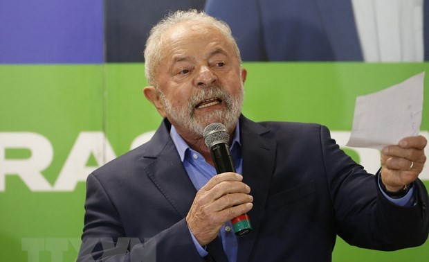 Lula da Silva lidera sondeo para segunda vuelta electoral en Brasil