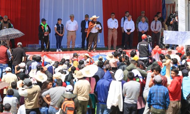 Presidente peruano afirma que defenderá su Gobierno junto al pueblo frente a intentos por destituirlo