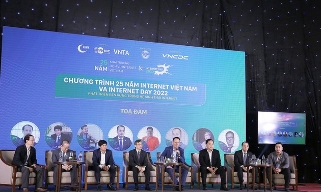 Tasa de uso de Internet en Vietnam llega a más del 70% después de 25 años