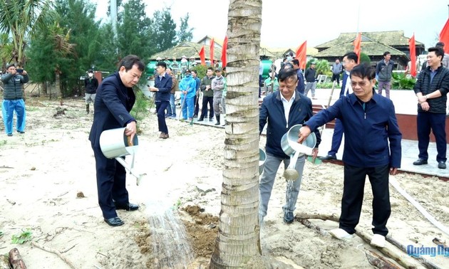Más localidades vietnamitas responden al Festival de plantación de árboles
