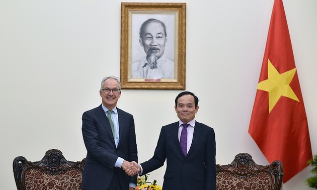 Viceprimer ministro de Vietnam recibe a enviado especial del Gobierno de Australia